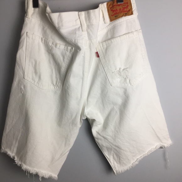 Levi’s White Ripped Jean Shorts - Picture 3 of 5